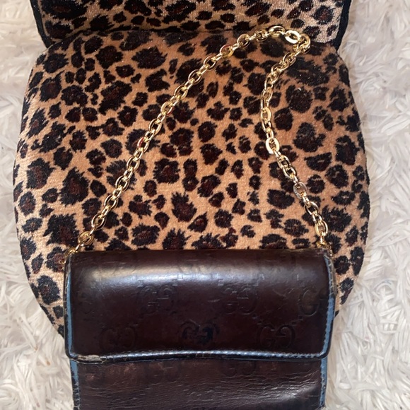 Gucci Key Holder - Picture 3 of 10